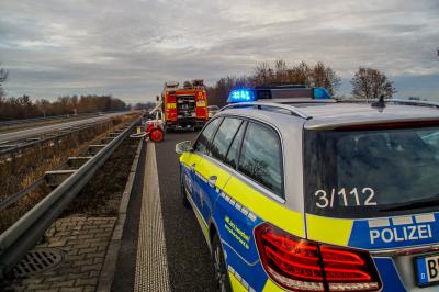 Oberndorf: Verkehrsunfall auf der Autobahn mit einer Leichtverletzten Person 